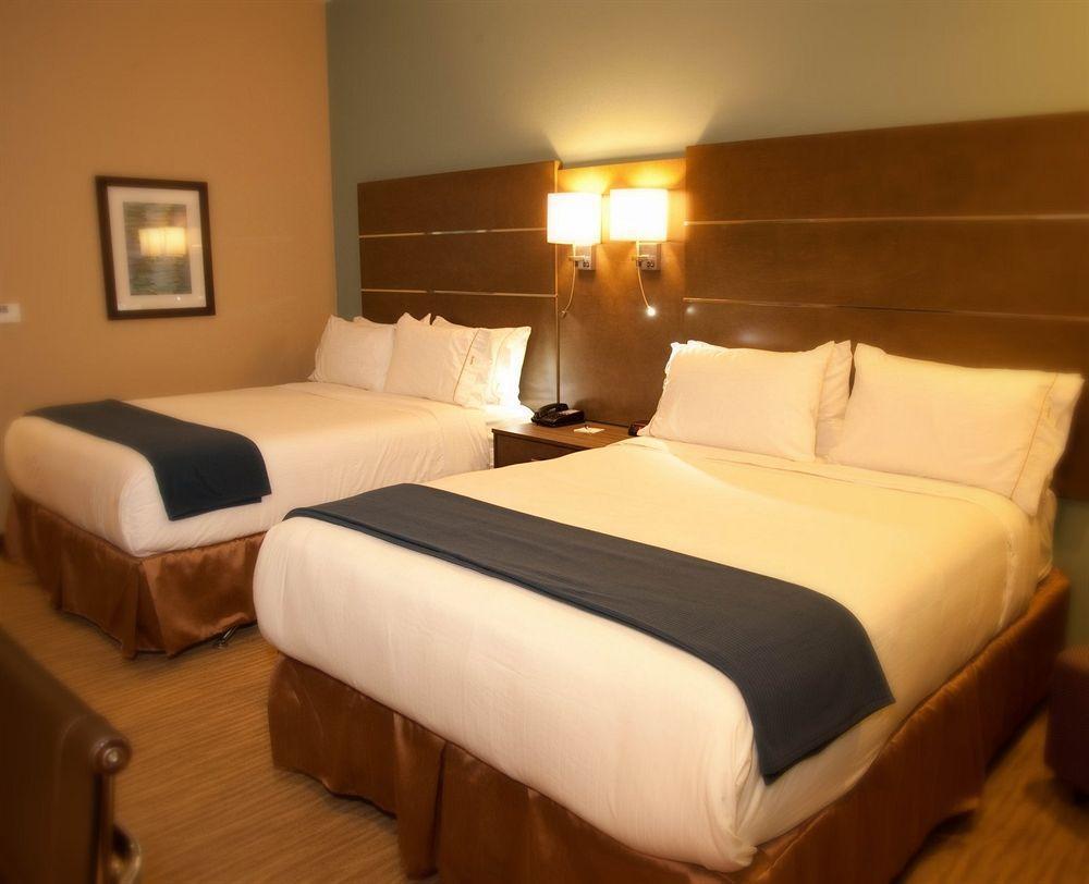 Holiday Inn Express And Suites Schulenburg By Ihg Buitenkant foto