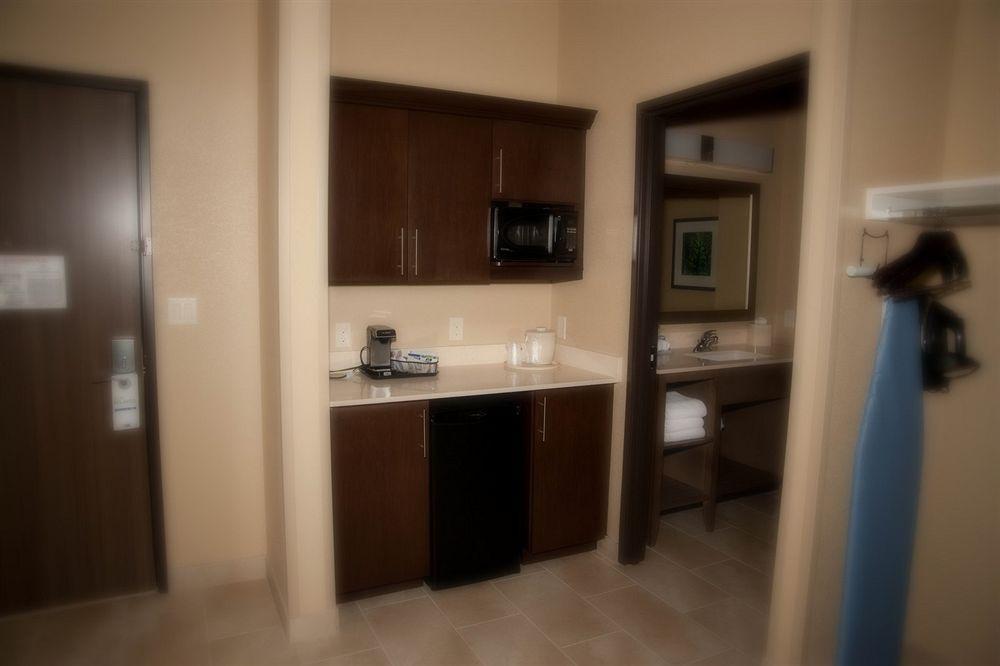 Holiday Inn Express And Suites Schulenburg By Ihg Buitenkant foto