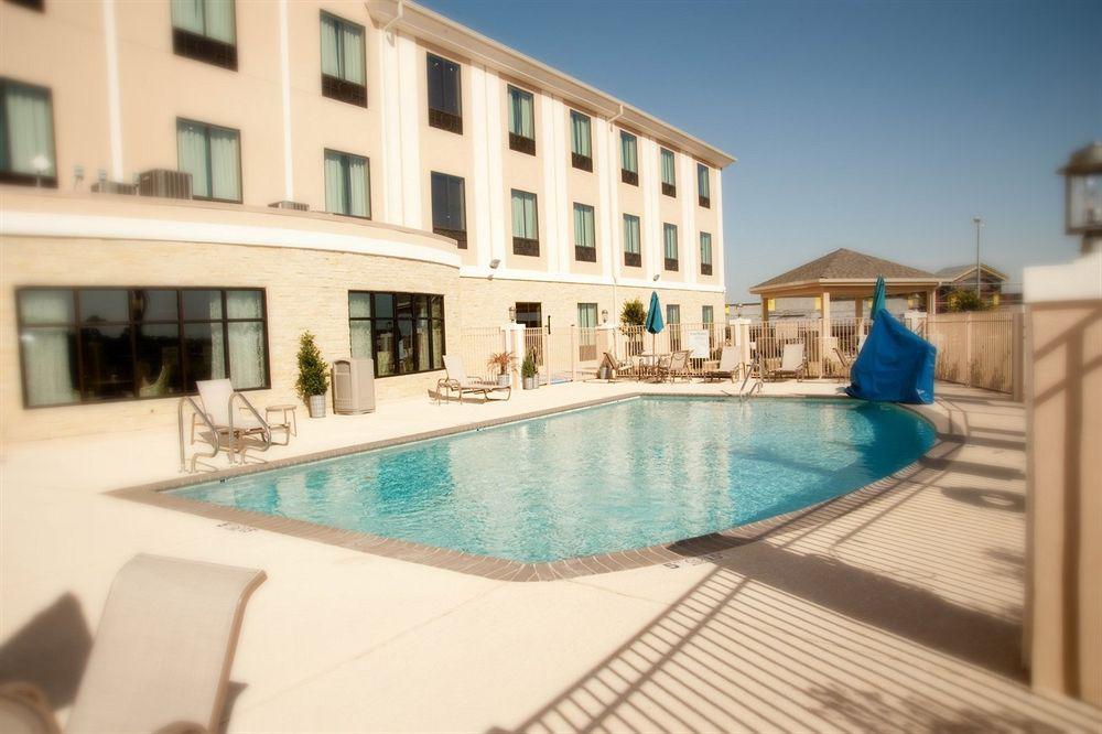 Holiday Inn Express And Suites Schulenburg By Ihg Buitenkant foto