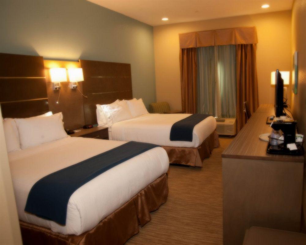 Holiday Inn Express And Suites Schulenburg By Ihg Buitenkant foto